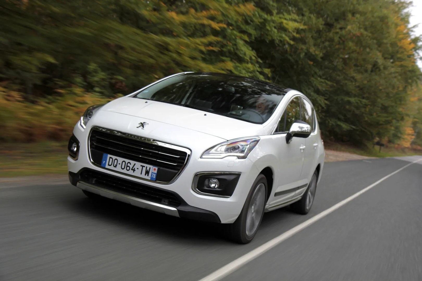Peugeot_3008_1_generation_restyling__SUV_5-doors__8.jpg