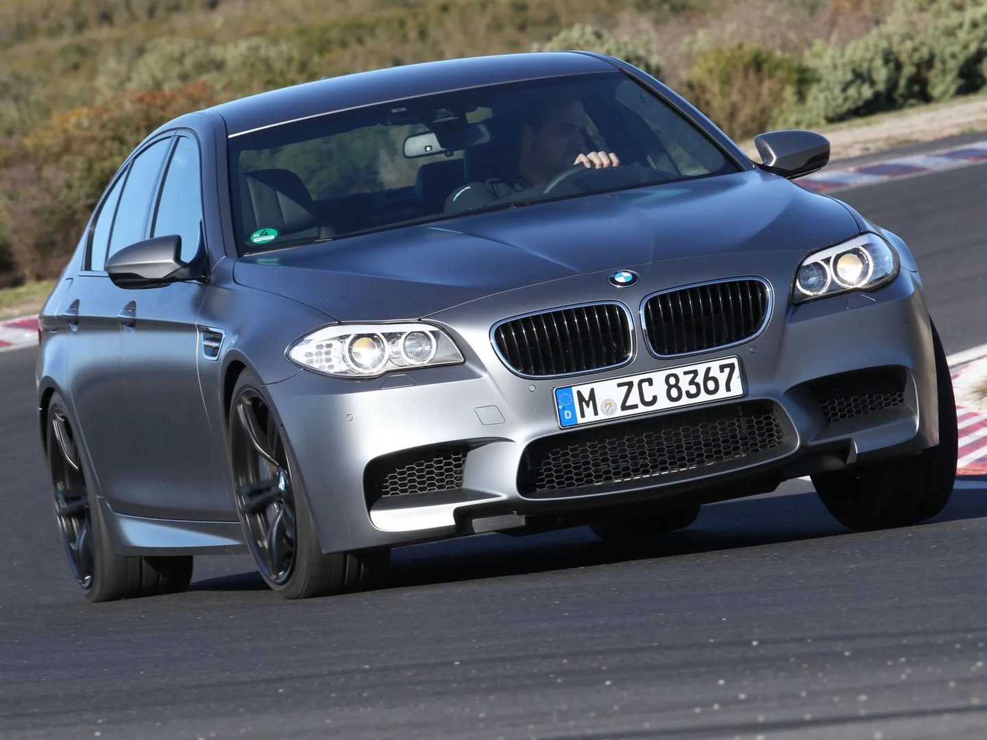 BMW_M5_5_generation__Sedan__6.jpg