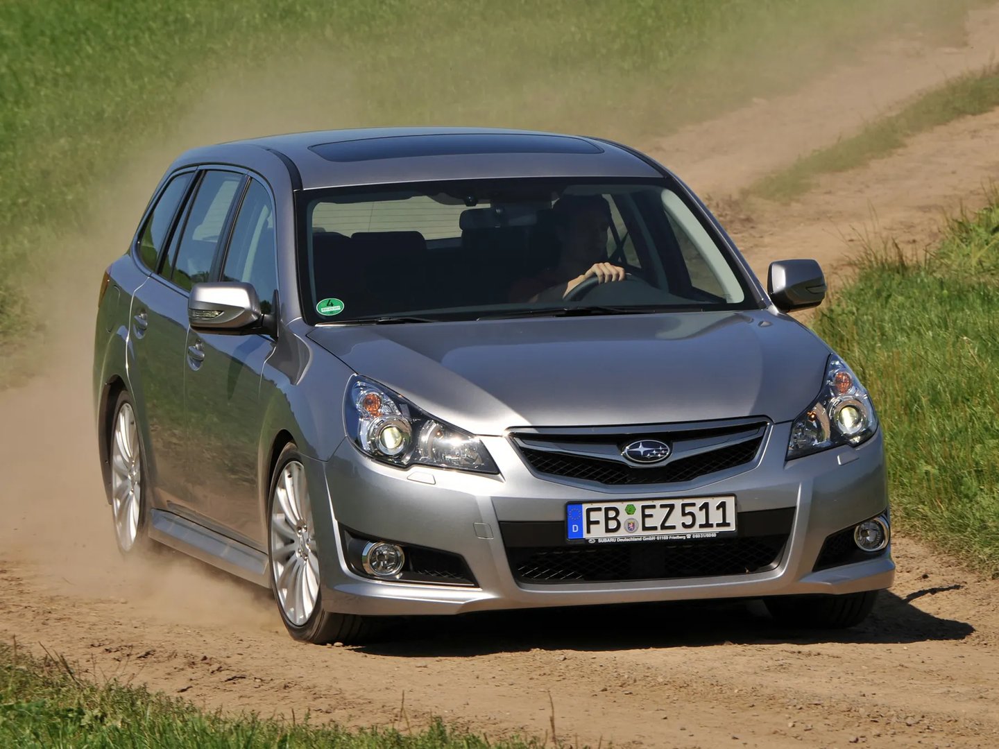Subaru_Legacy_5_generation__Estate_5-door__3.jpg