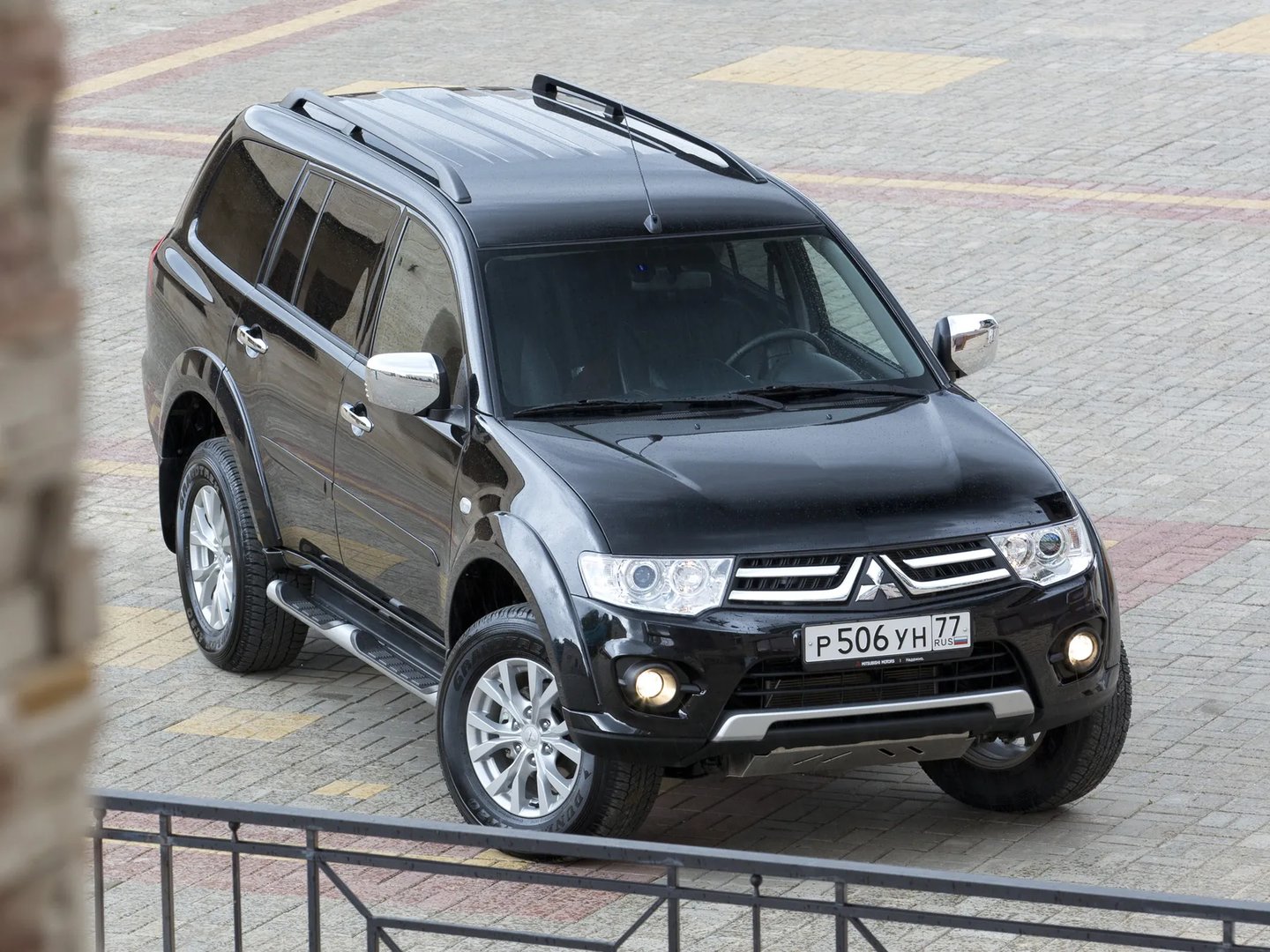 Mitsubishi_Pajero_Sport_2_generation_restyling__SUV_5-doors__11.jpg