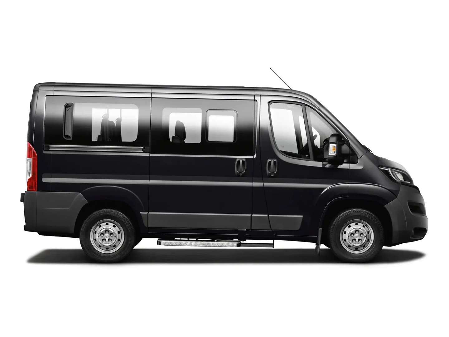Peugeot_Boxer_2_generation_restyling_1__Minibus__7.jpg
