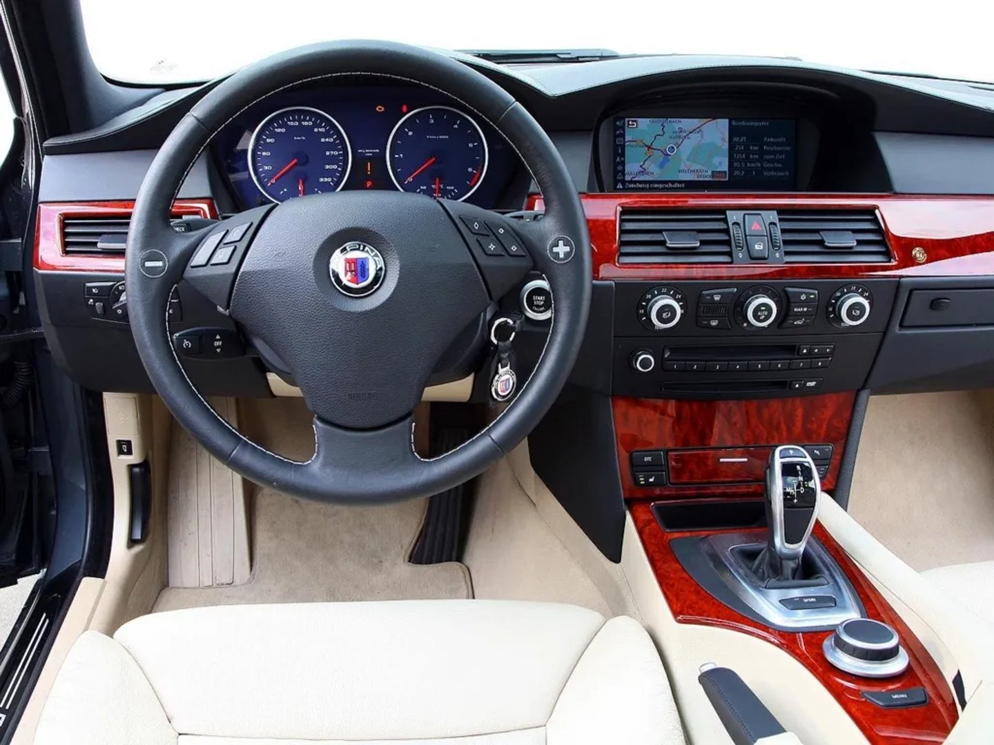Alpina_B5_1_generation_restyling__Estate_5-door__5.jpg