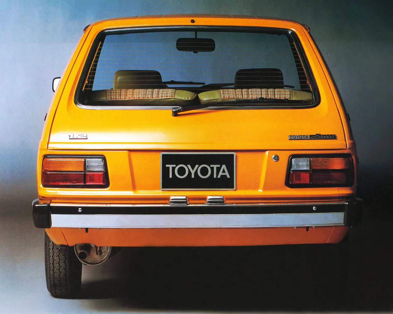 Toyota_Starlet_2_generation__Mini_3-doors__2.jpg