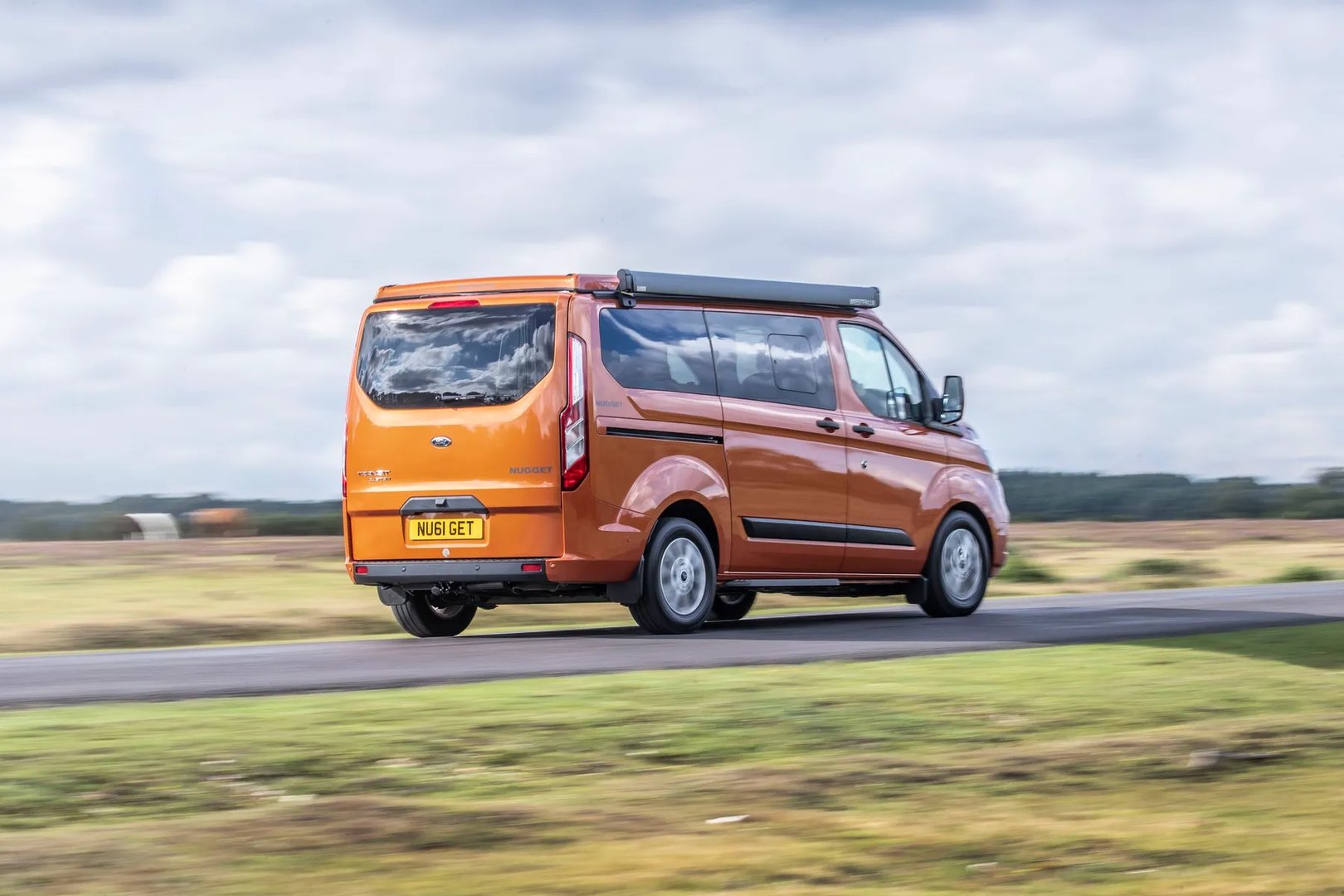 Ford_Transit_Custom_1_generation_restyling__Minivan__7.jpg