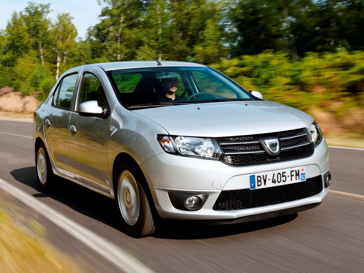 Dacia_Logan_2_generation__Sedan__4.jpg