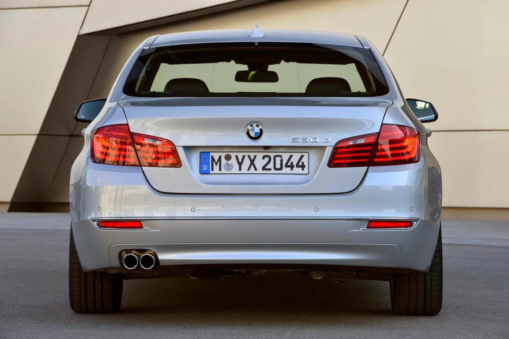 BMW_5_series_6_generation_restyling__Sedan__3.jpg