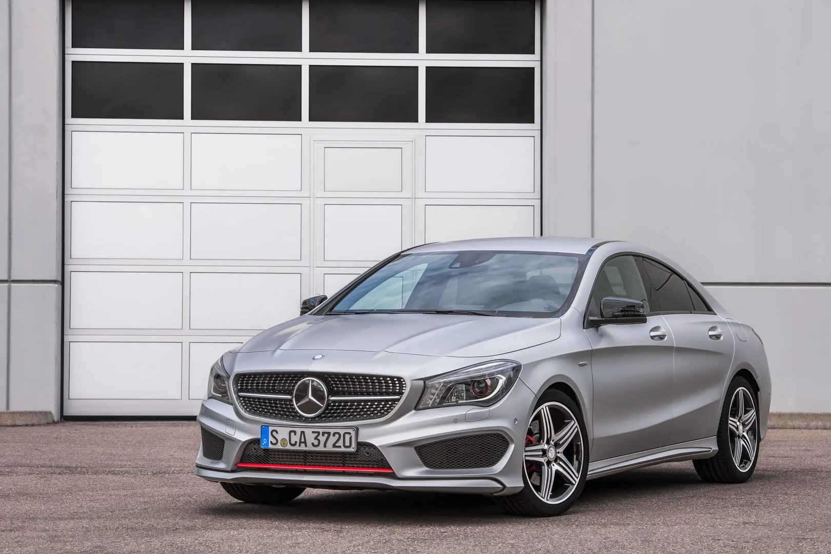 Mercedes_CLA_1_generation__Sedan__13.jpg