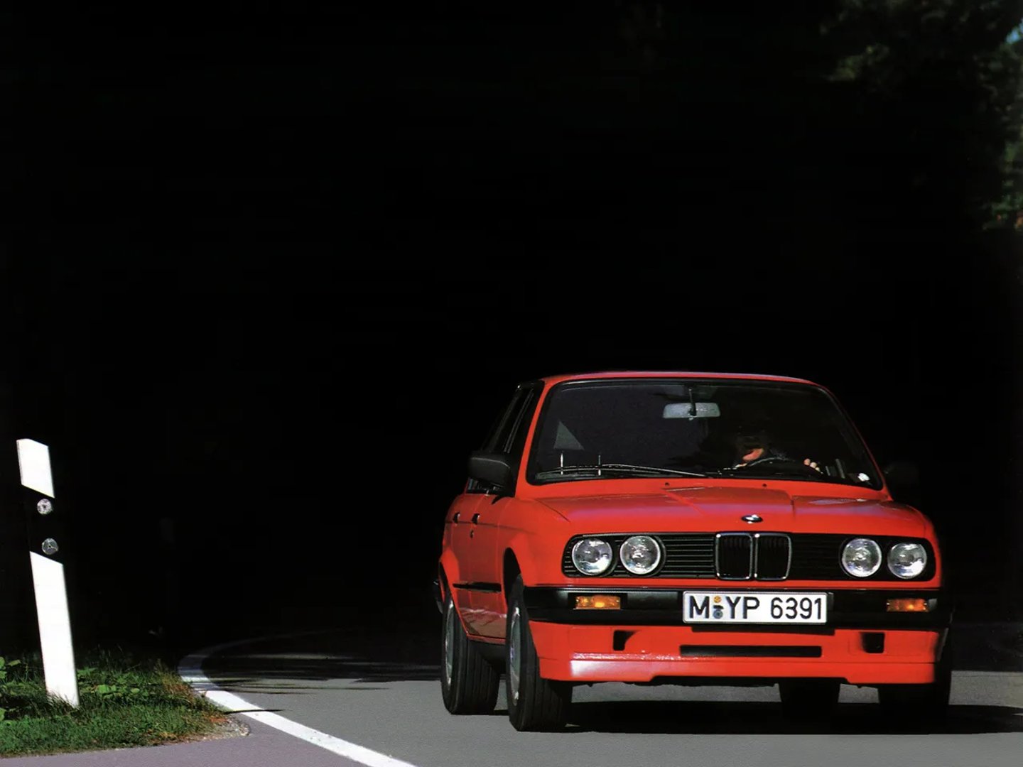 BMW_3_series_2_generation__Sedan__11.jpg