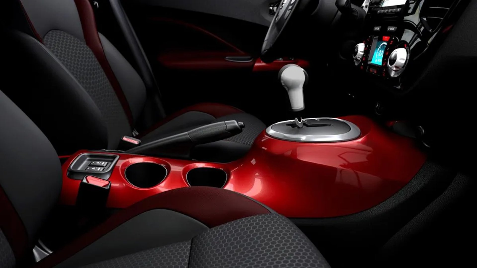 Nissan_Juke_1_generation__SUV_5-doors__12.jpg