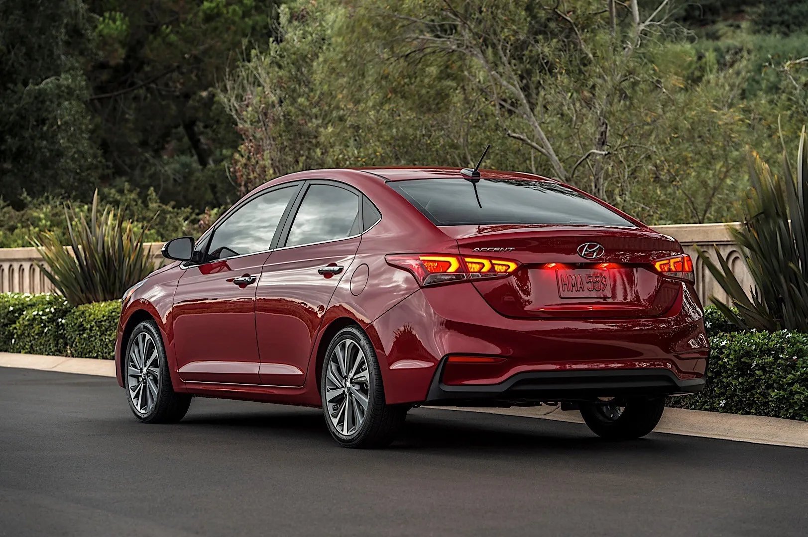 Hyundai_Accent_5_generation_restyling__Sedan__6.jpg
