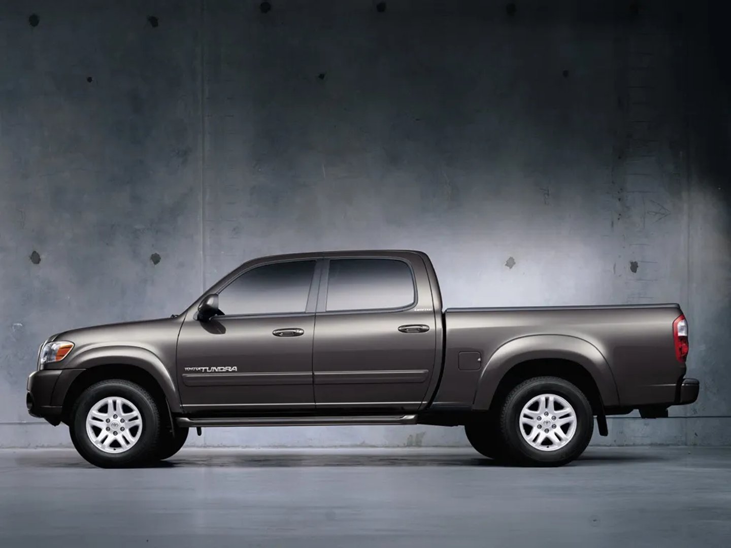 Toyota_Tundra_1_generation_restyling__Pickup_double-cab__8.jpg