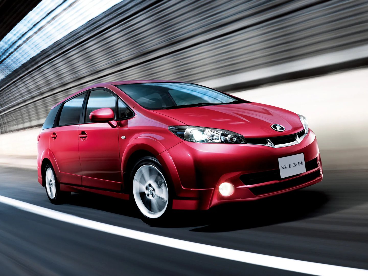 Toyota_Wish_2_generation__Minivan__4.jpg