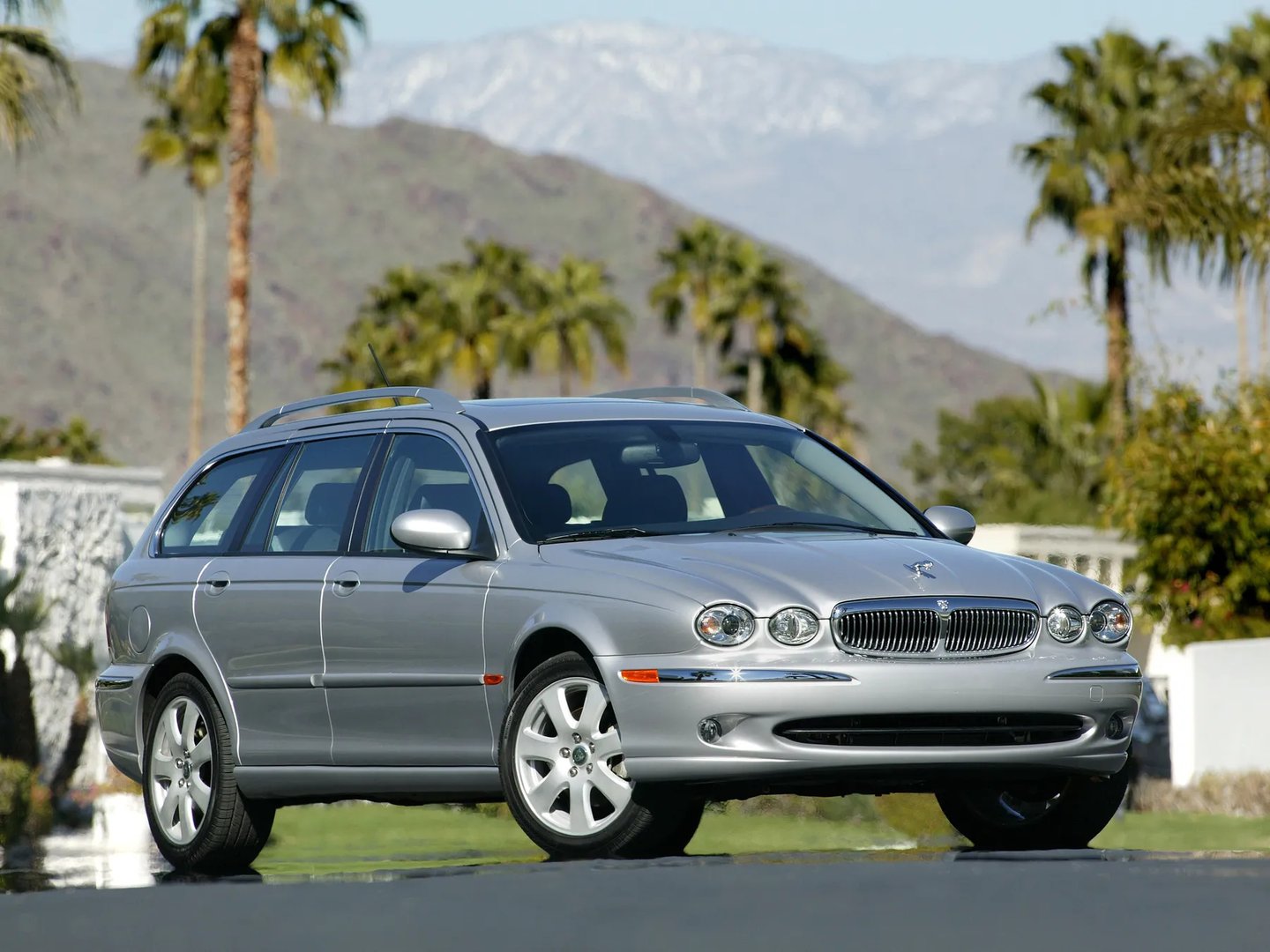 Jaguar_X-Type_1_generation__Estate_5-door__4.jpg
