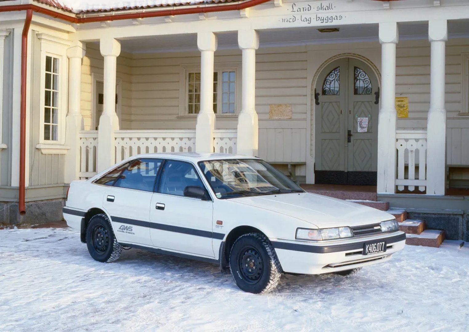 Mazda_626_3_generation__Hatchback_5-door__2.jpg