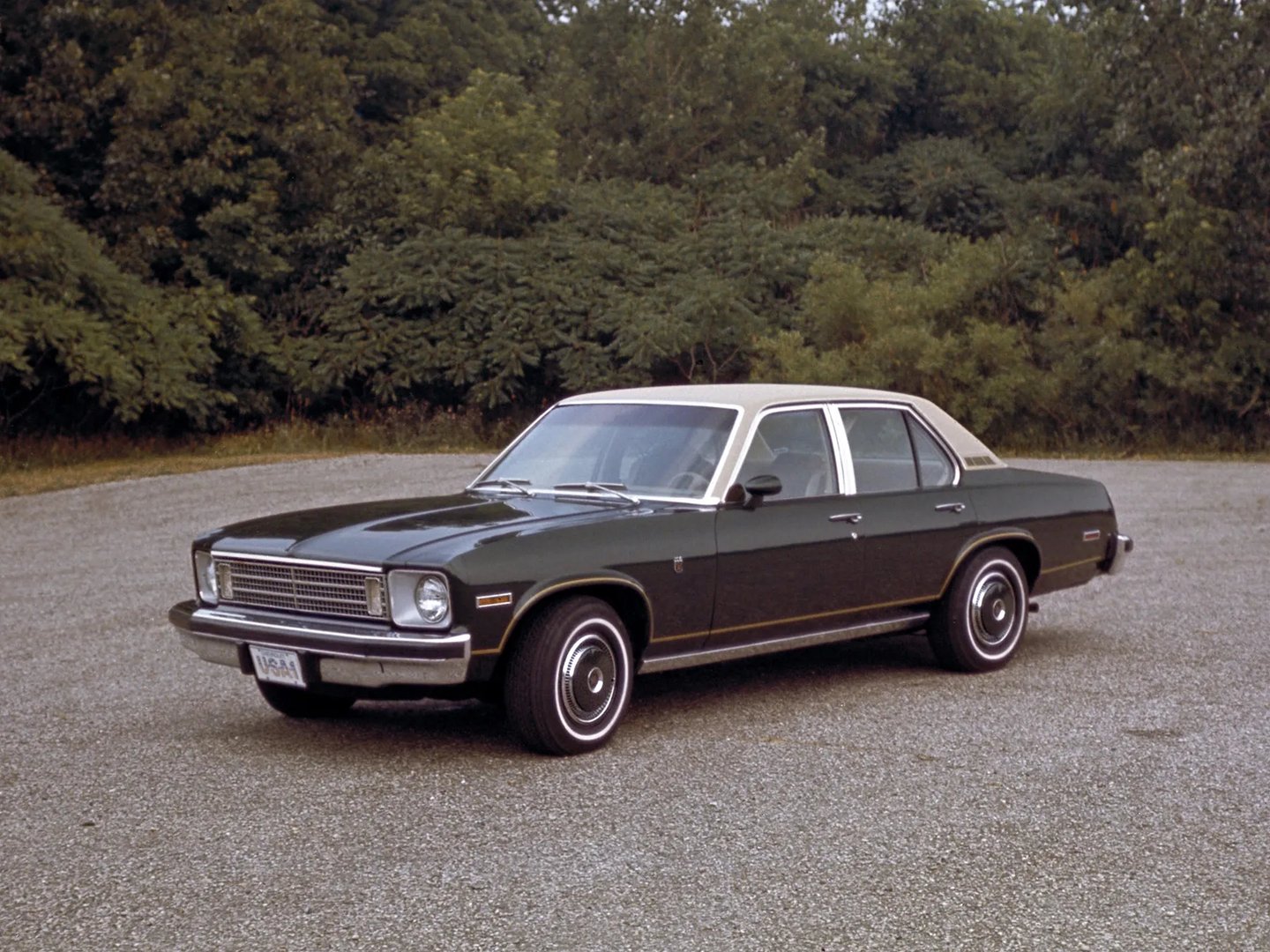 Chevrolet_Nova_4_generation__Sedan__3.jpg
