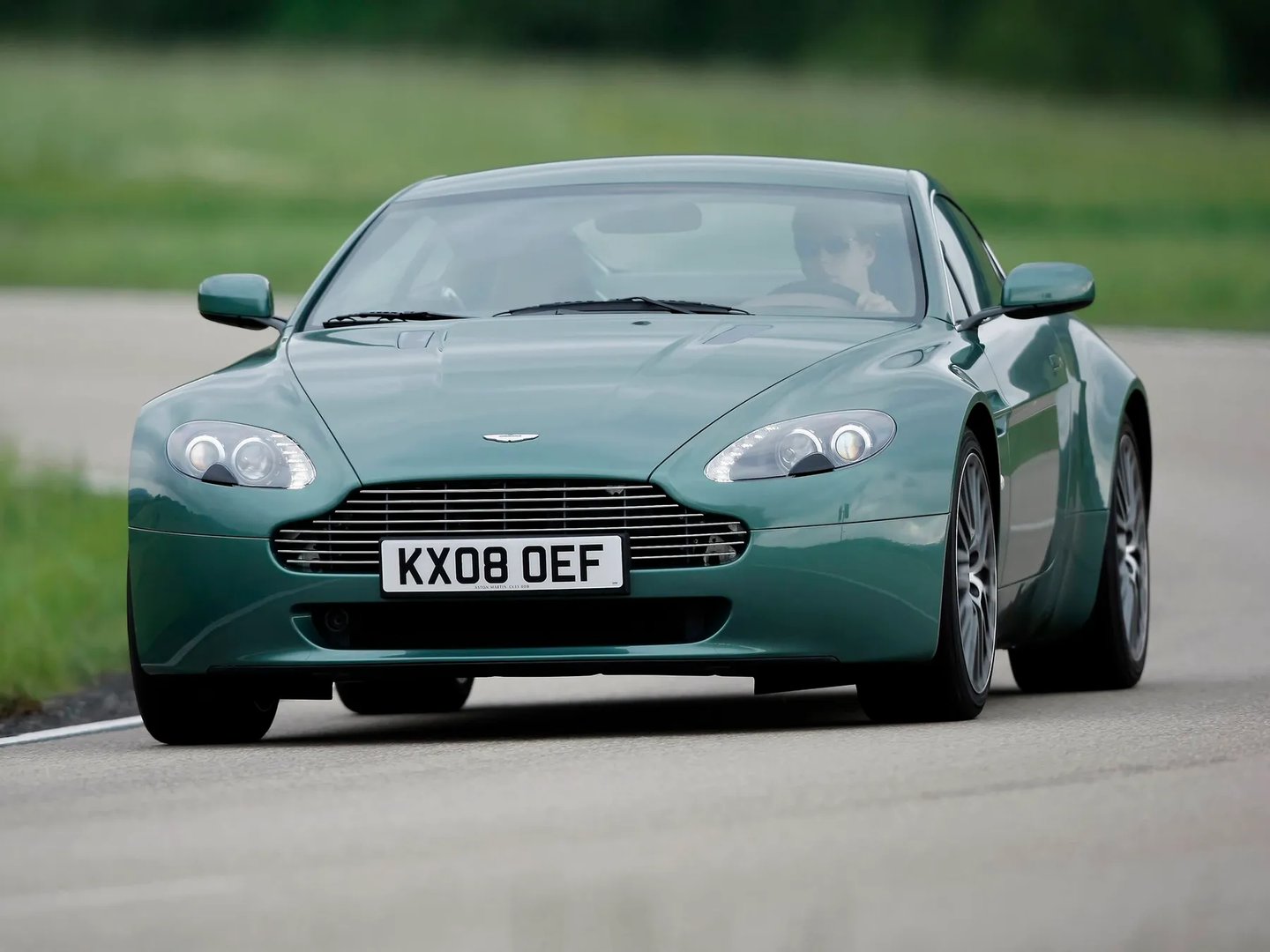 Aston Martin Vantage 3 generation, restyling  Coupe