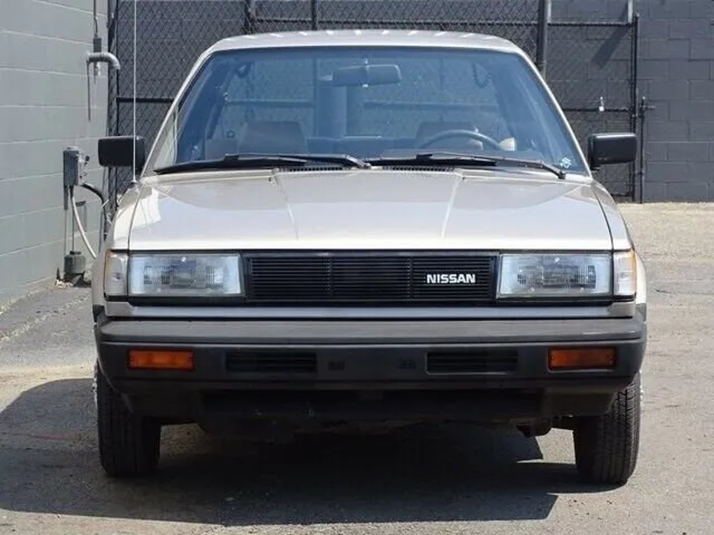 Nissan_Sentra_2_generation__Hatchback_3-door__3.jpg