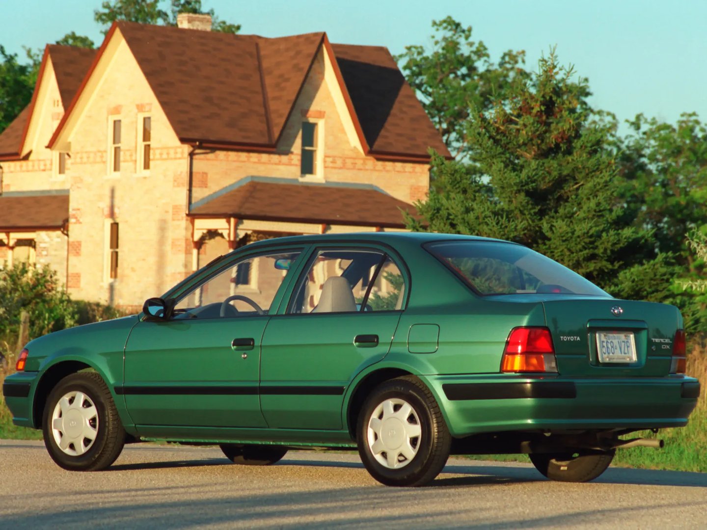 Toyota_Tercel_5_generation__Sedan__2.jpg