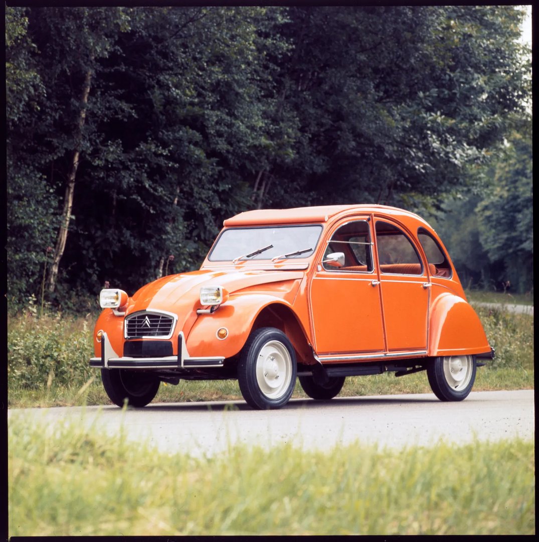 Citroen_2_CV_1_generation__Sedan__12.jpg