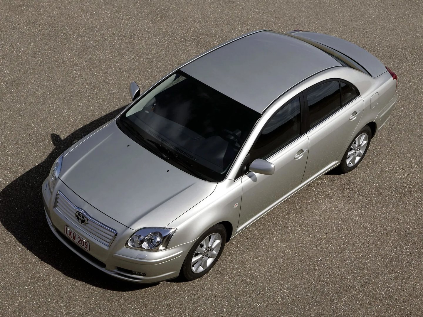 Toyota_Avensis_2_generation__Sedan__7.jpg