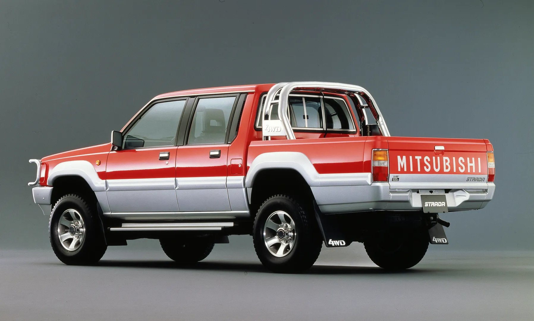 Mitsubishi_Strada_1_generation__Pickup_double-cab__1.jpg