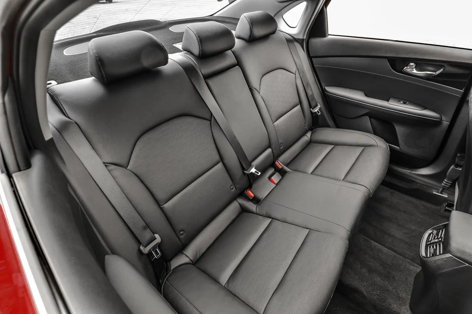 Kia_Forte_3_generation__Sedan__9.jpg