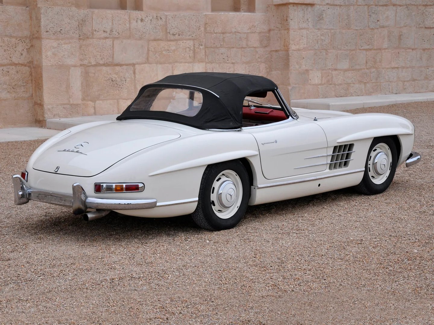 Mercedes_SL-Class_1_generation__Roadster__8.jpg