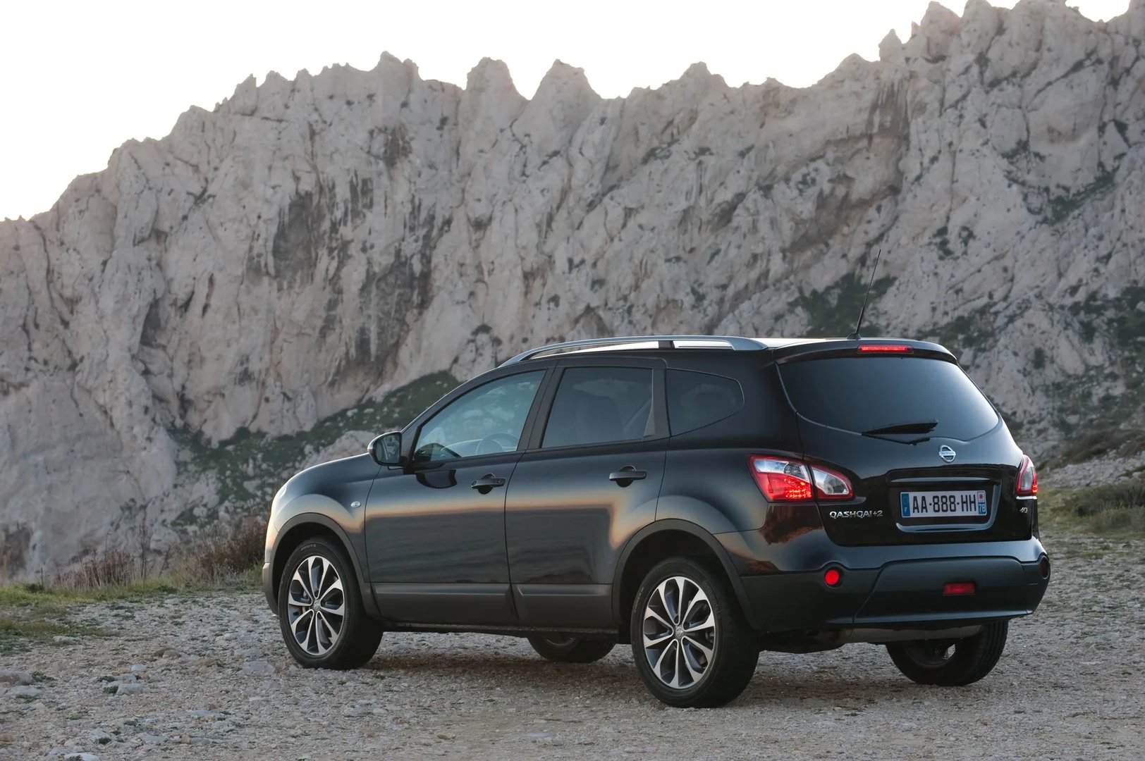 Nissan_Qashqai_+2_1_generation_restyling__SUV_5-doors__7.jpg