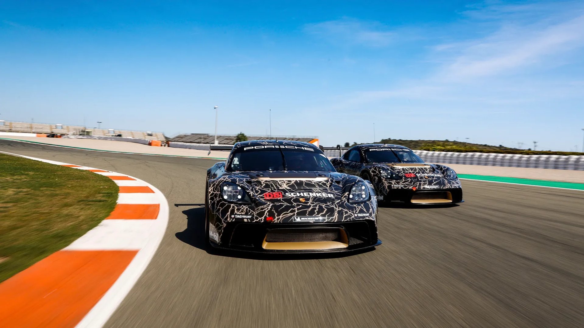 Porsche_718_Cayman_GT4_ePerformance_1_generation__Coupe__5.jpg