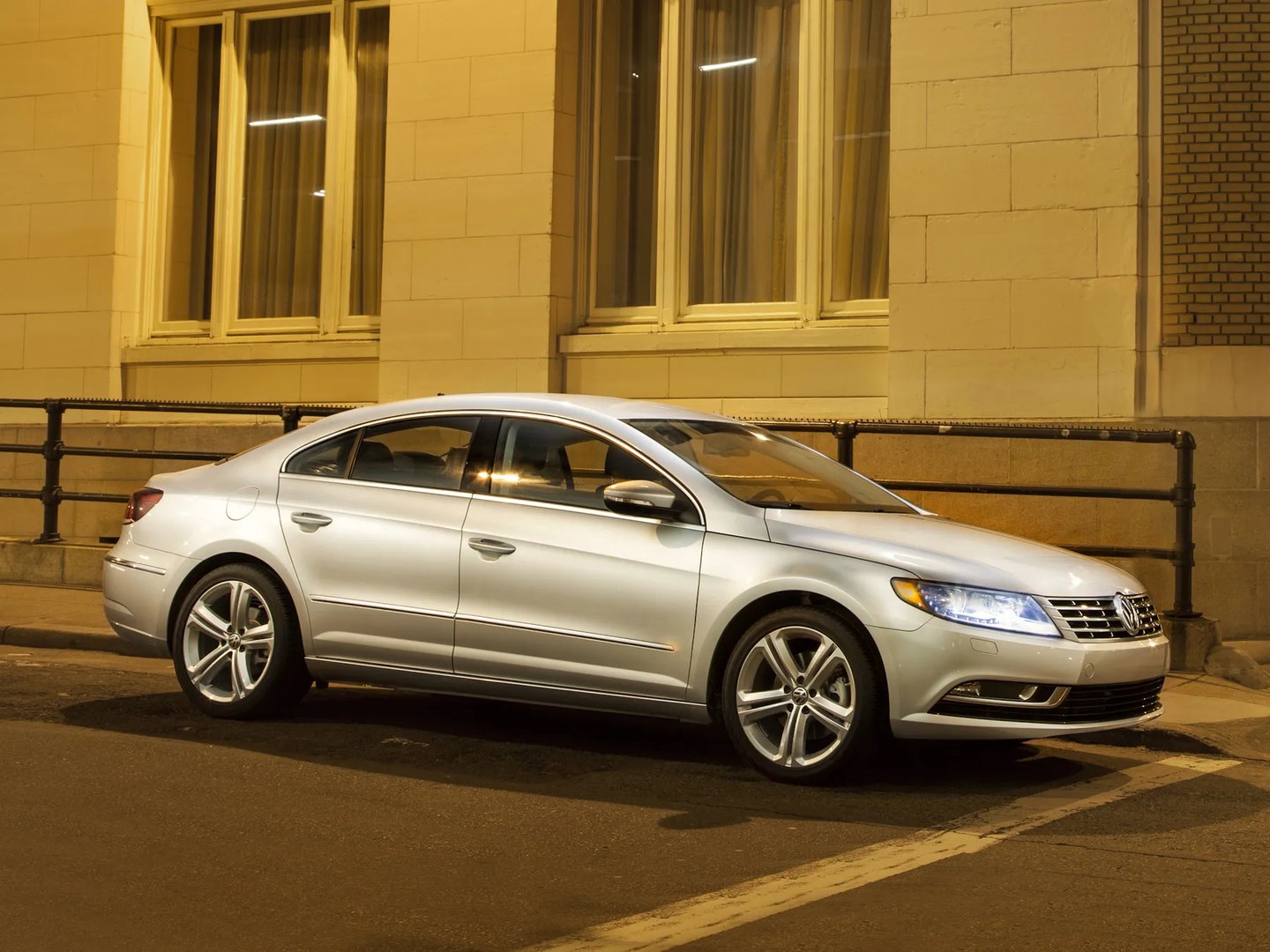 Volkswagen_Passat_CC_1_generation_restyling__Fastback__8.jpg