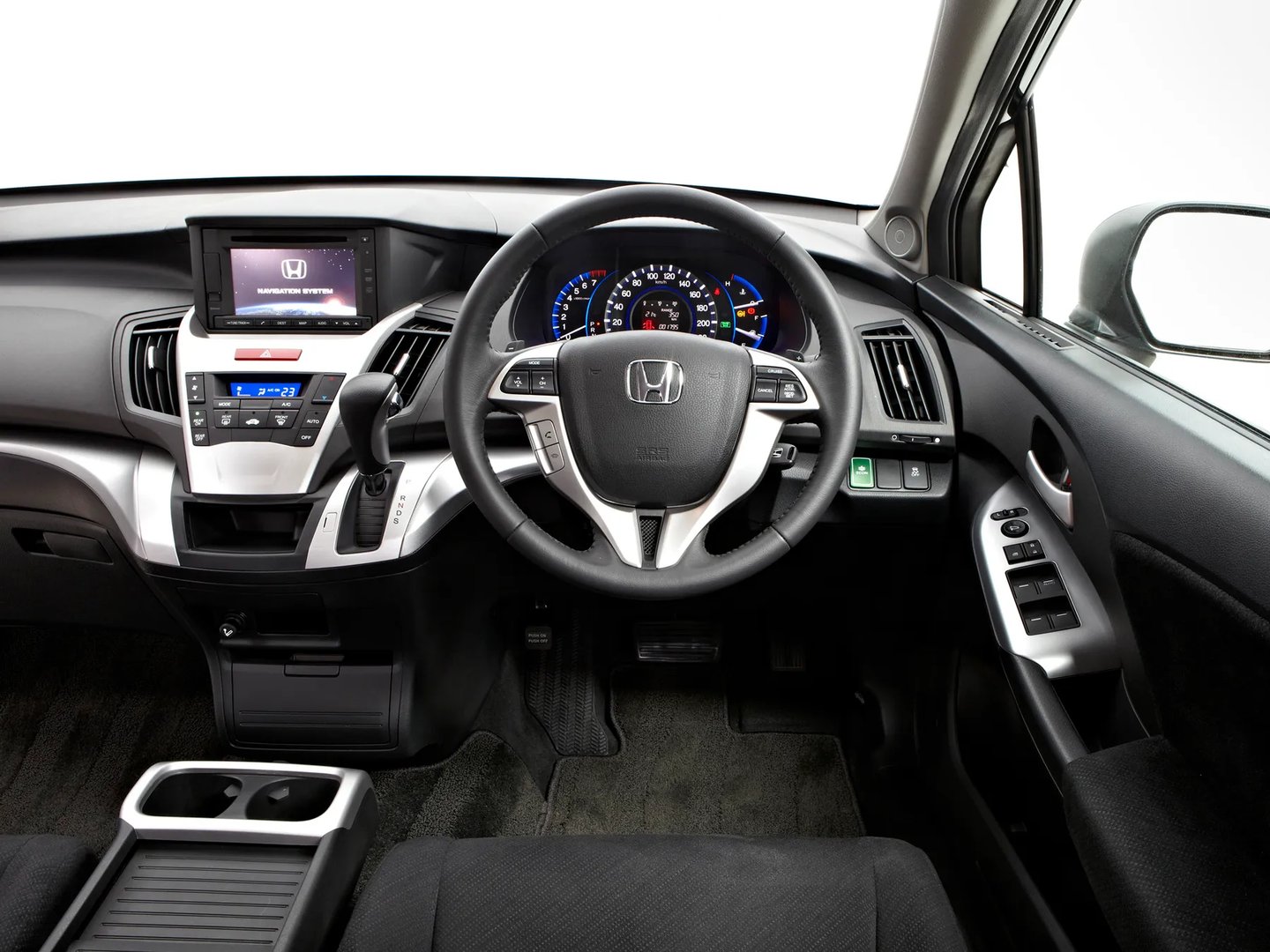 Honda_Odyssey_4_generation__Minivan__11.jpg