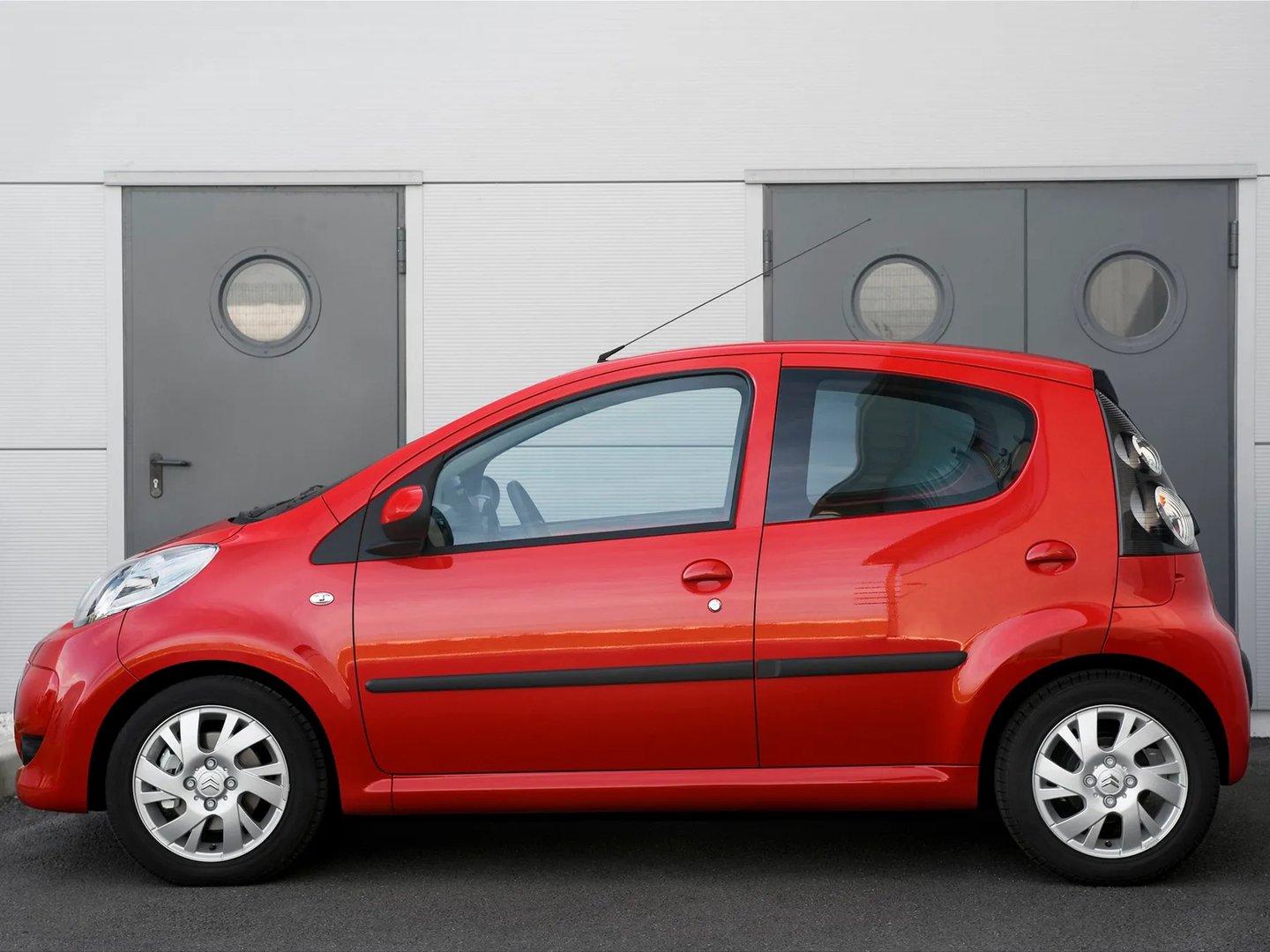 Citroen_C1_1_generation_restyling__Mini_5-doors__9.jpg