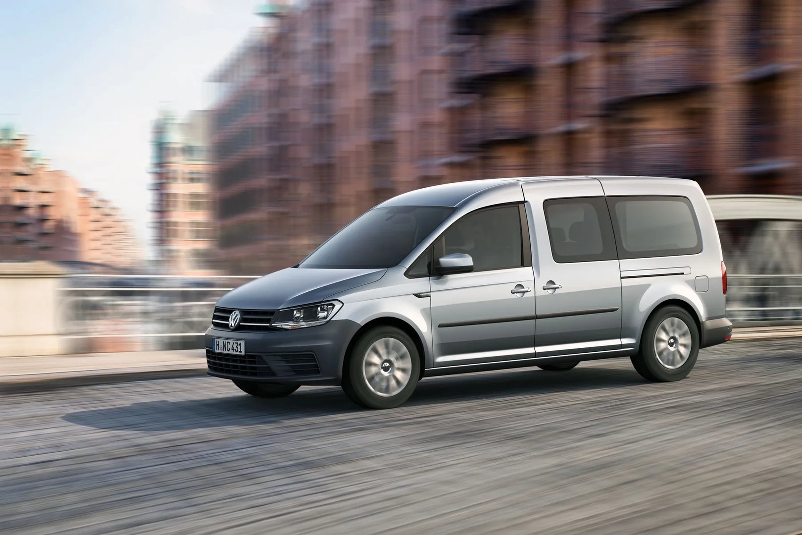 Volkswagen_Caddy_4_generation__Compact_Van_Long__2.jpg