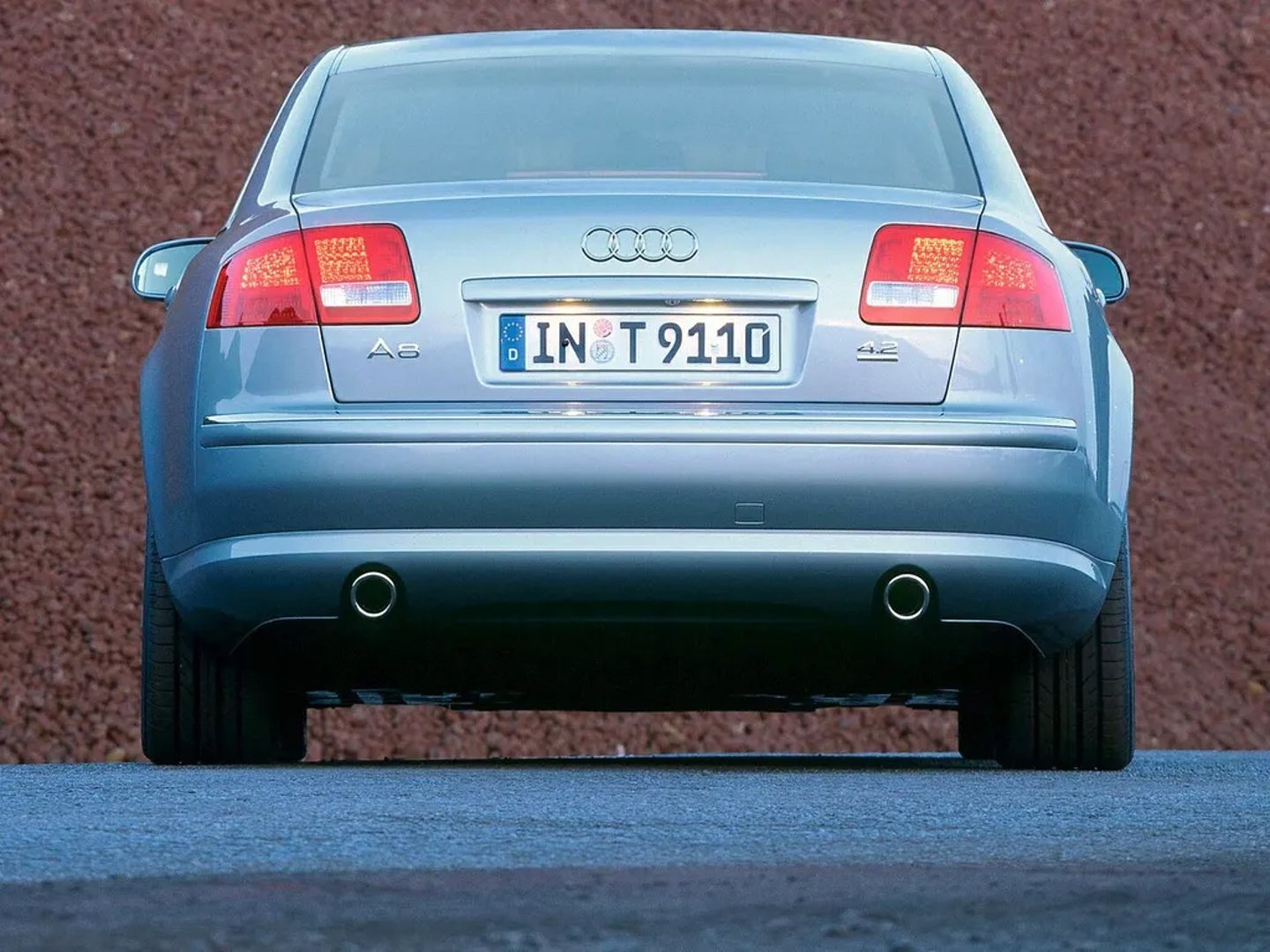 Audi_A8_2_generation__Sedan__3.jpg