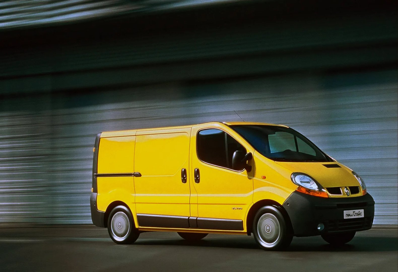 Renault_Trafic_2_generation__Van__4.jpg