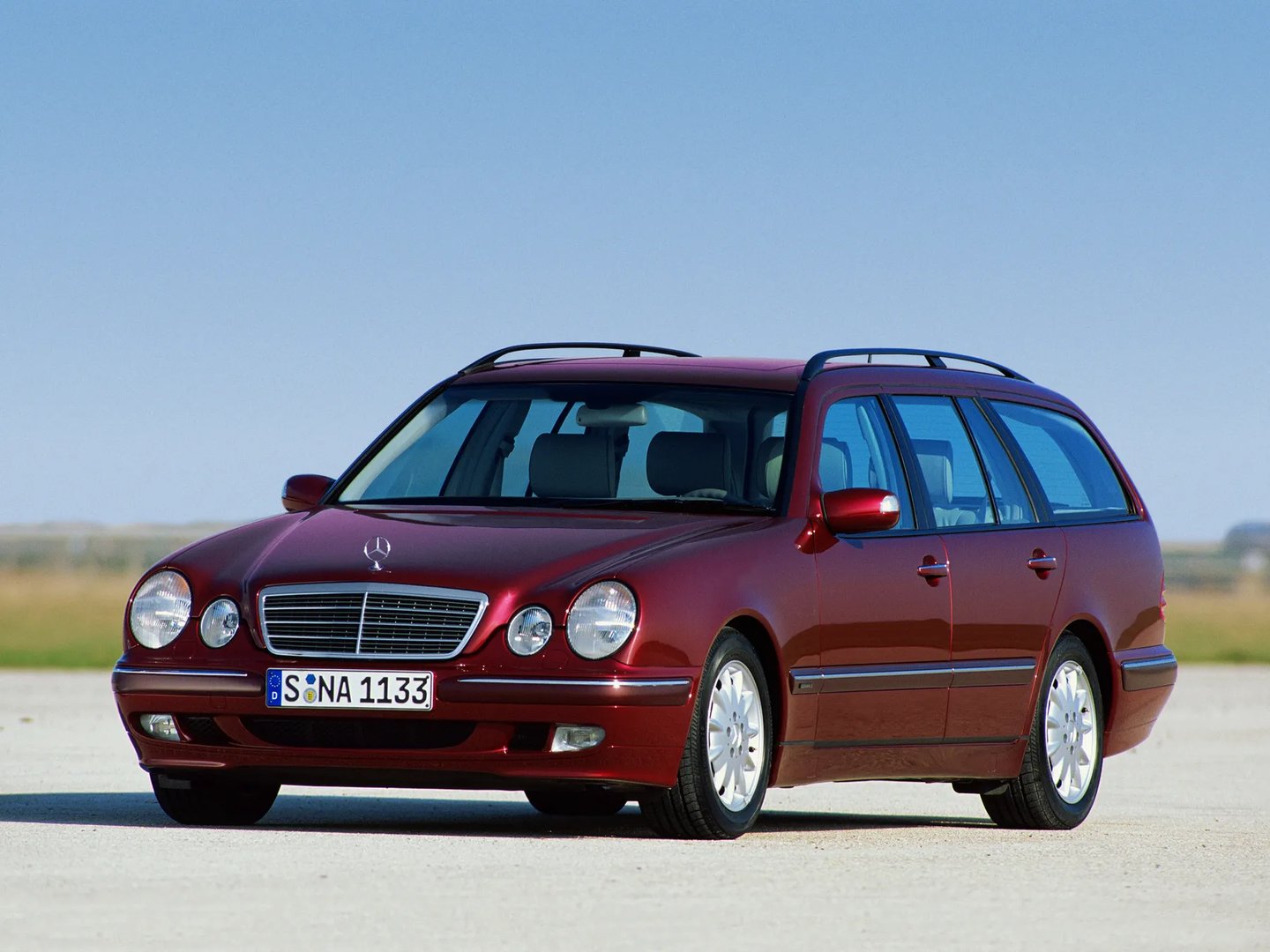 Mercedes_E-Class_2_generation_restyling__Estate_5-door__1.jpg