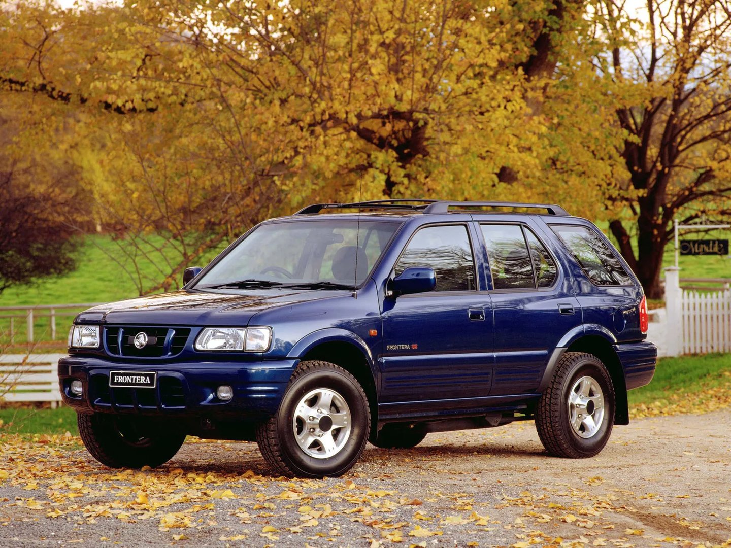 Holden_Frontera_1_generation__SUV_5-doors__3.jpg