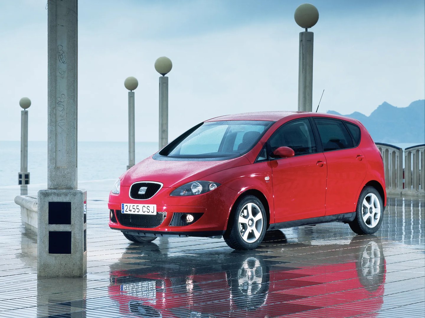SEAT_Altea_1_generation__Compact_Van__10.jpg