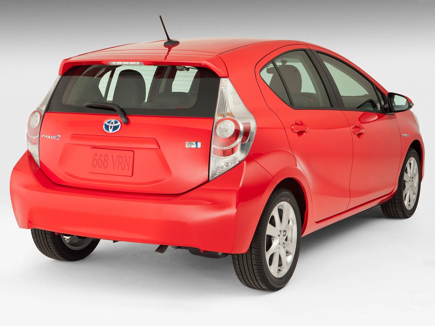 Toyota_Prius_C_1_generation__Hatchback_5-door__2.jpg