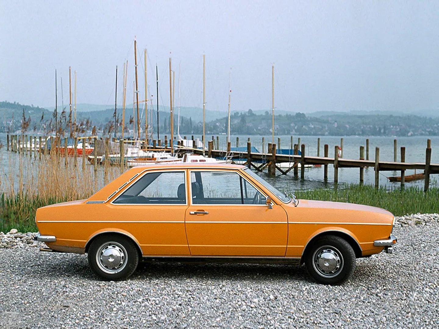 Audi_80_1_generation__Coupe__5.jpg