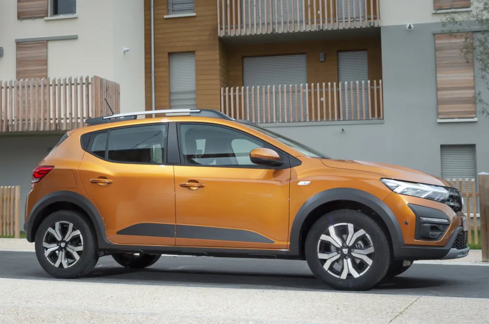 Dacia_Sandero_Stepway_3_generation__Mini_5-doors__4.jpg
