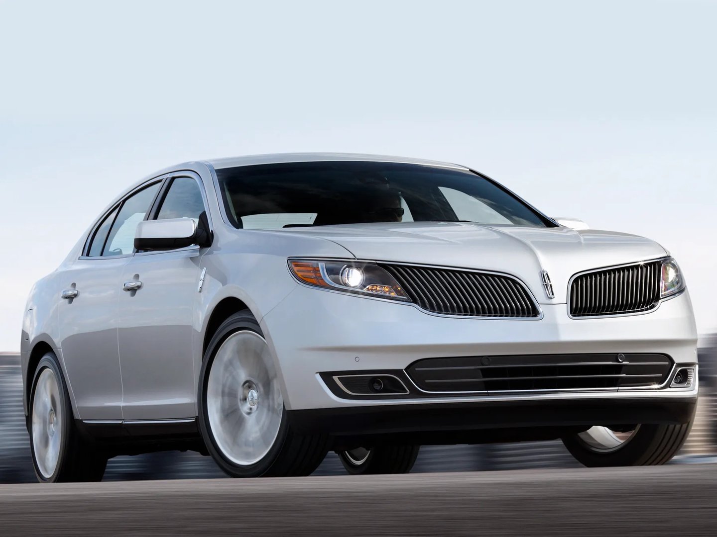 Lincoln_MKS_1_generation_restyling__Sedan__2.jpg