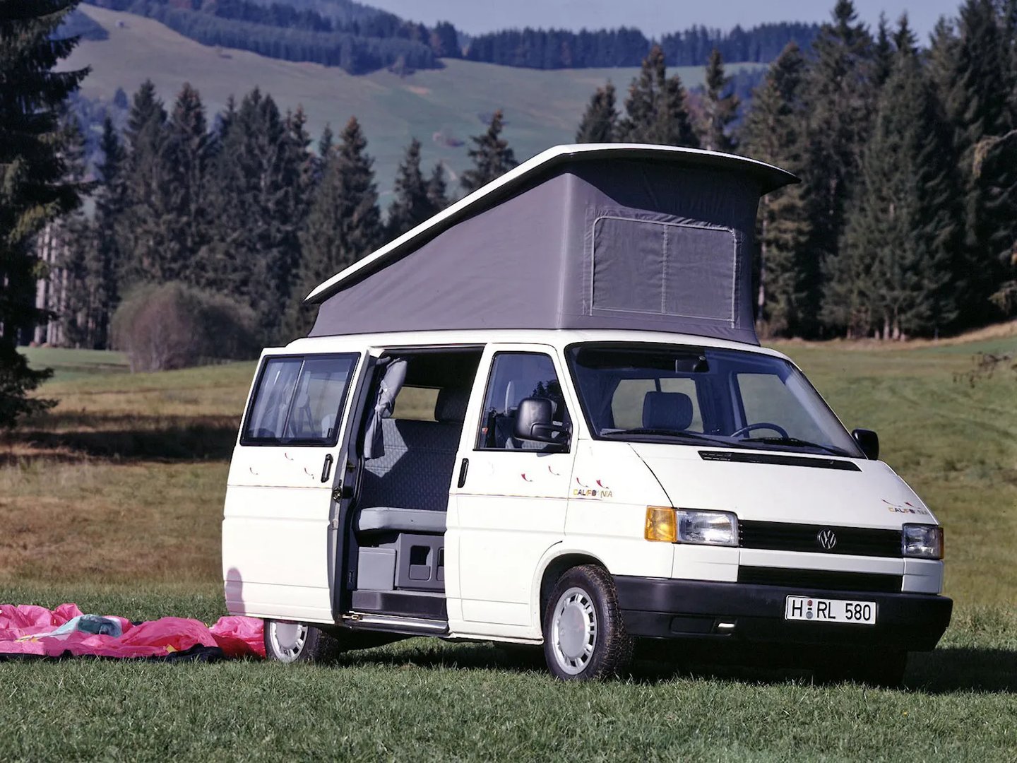 —  Minivan