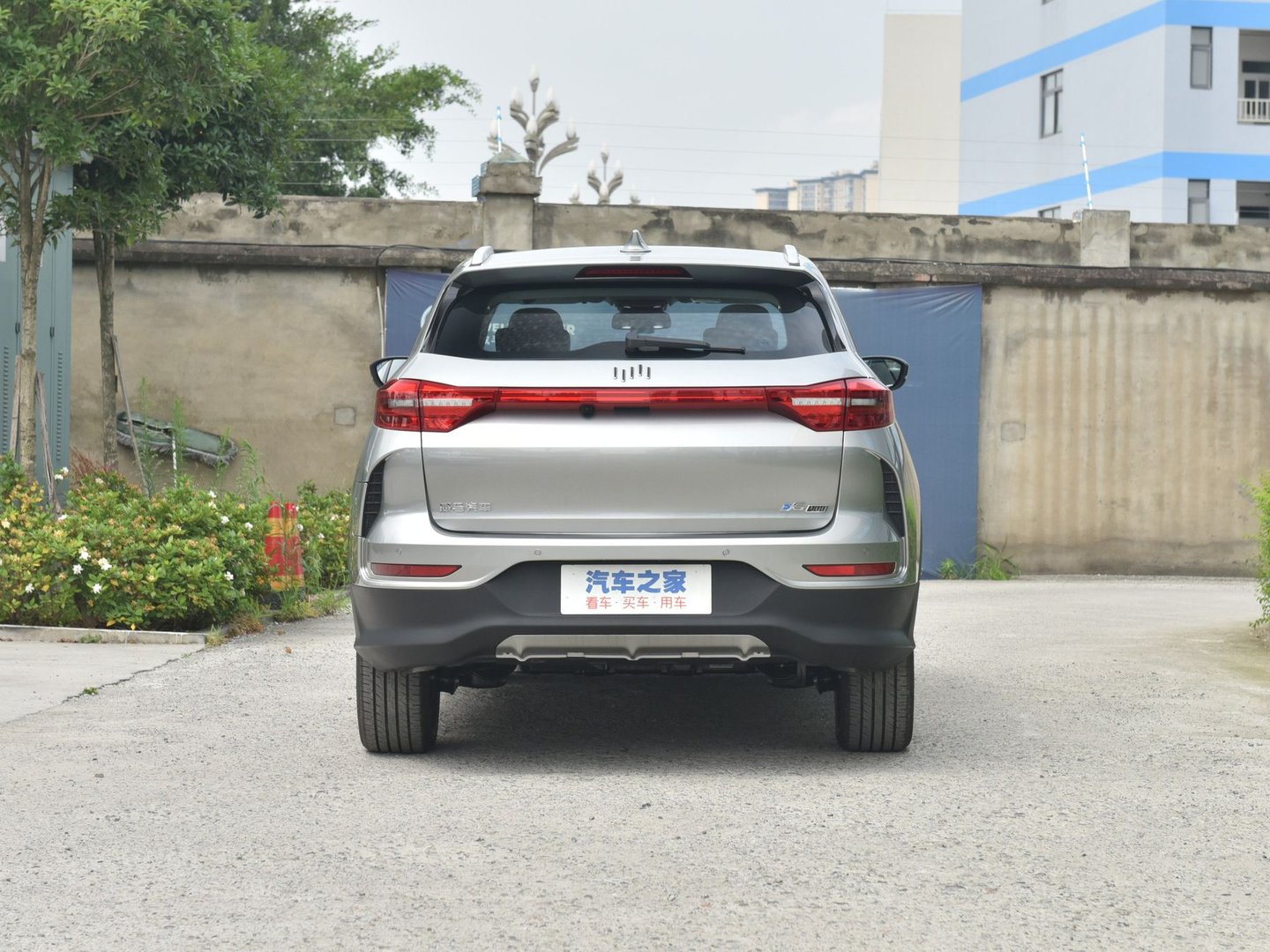 wm-motors_Weltmeister_W5_1_generation__SUV_5-doors__21.jpg