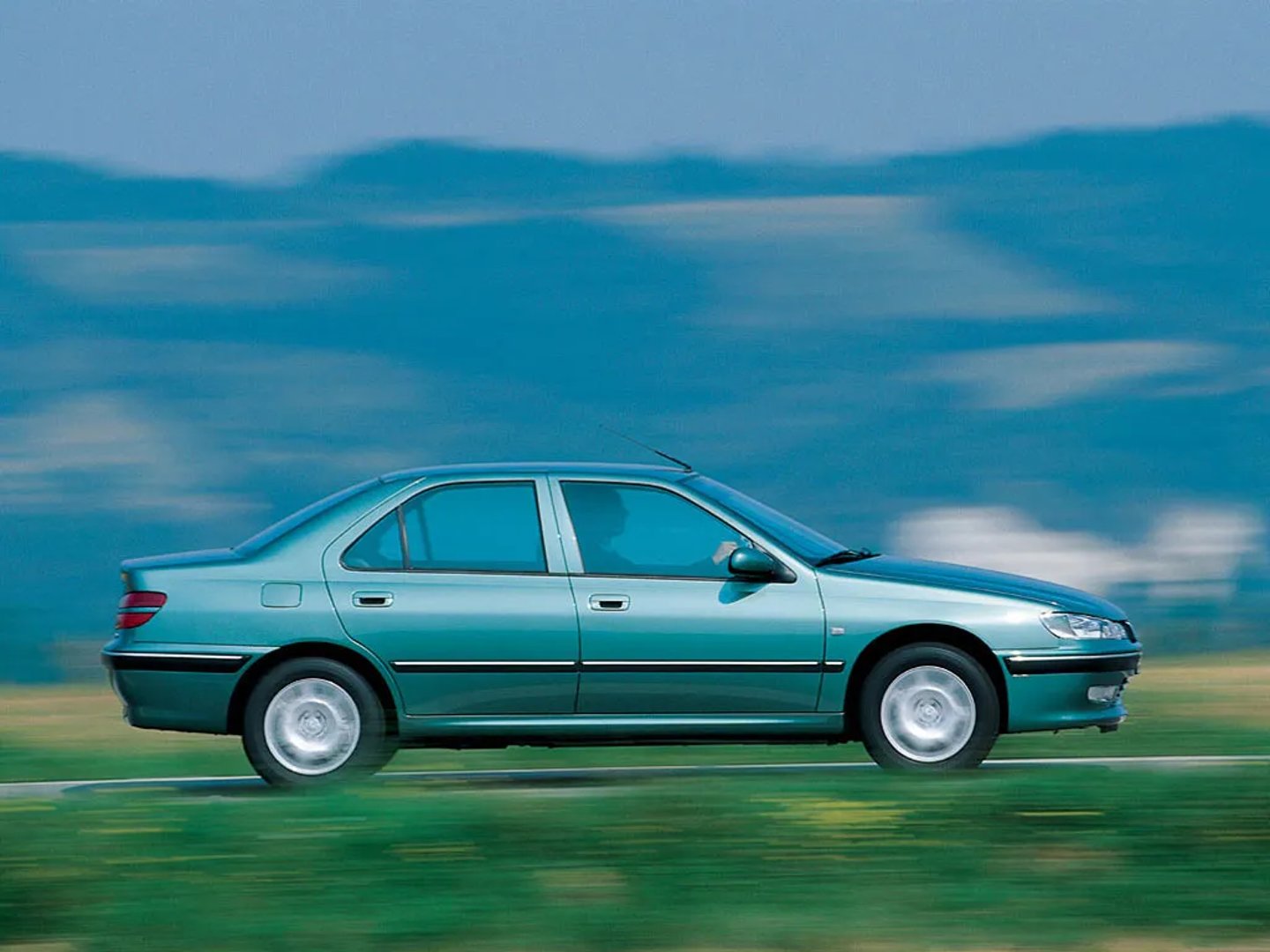 Peugeot_406_1_generation_restyling__Sedan__1.jpg