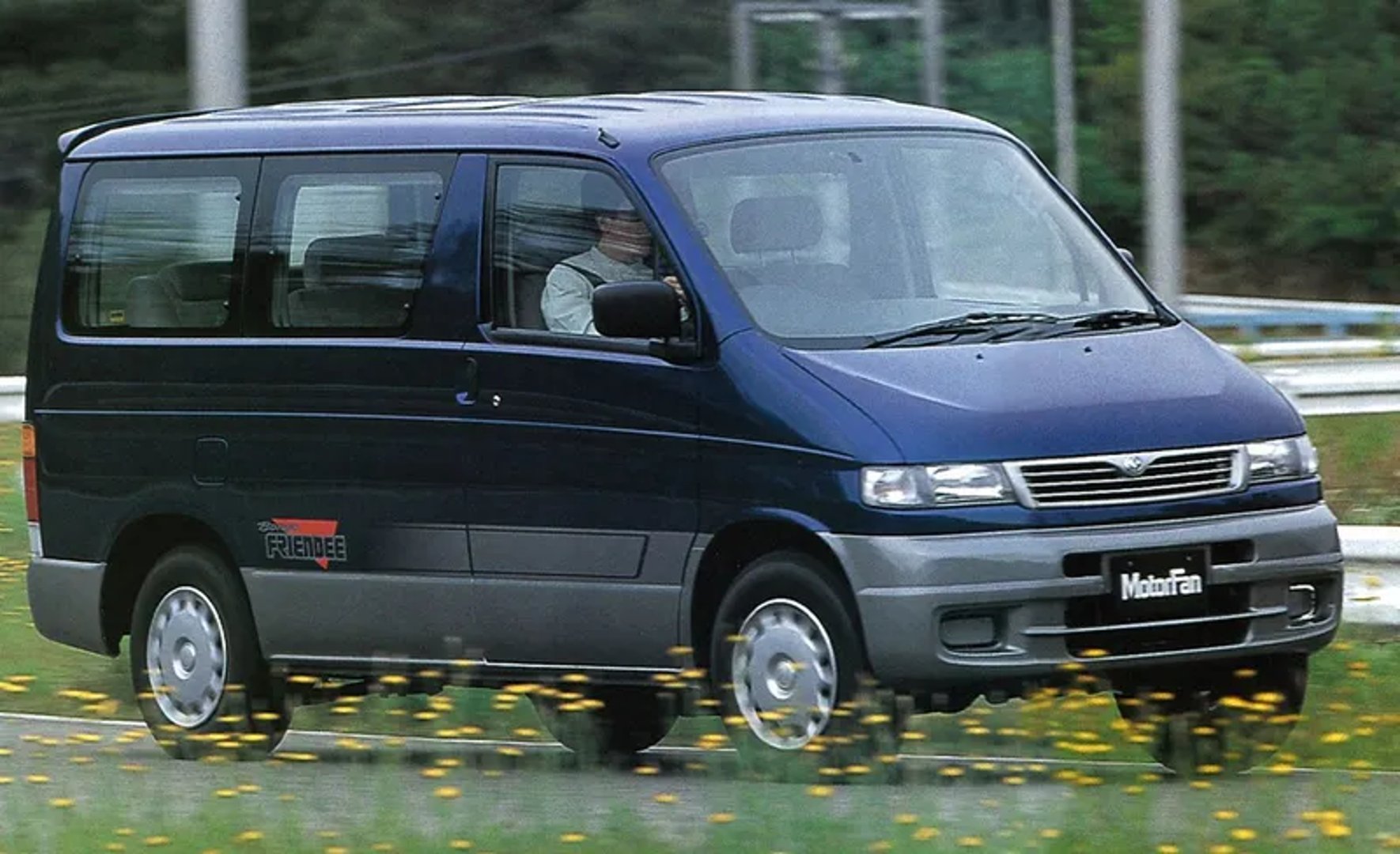 Mazda_Bongo_Friendee_1_generation__Minivan__2.jpg