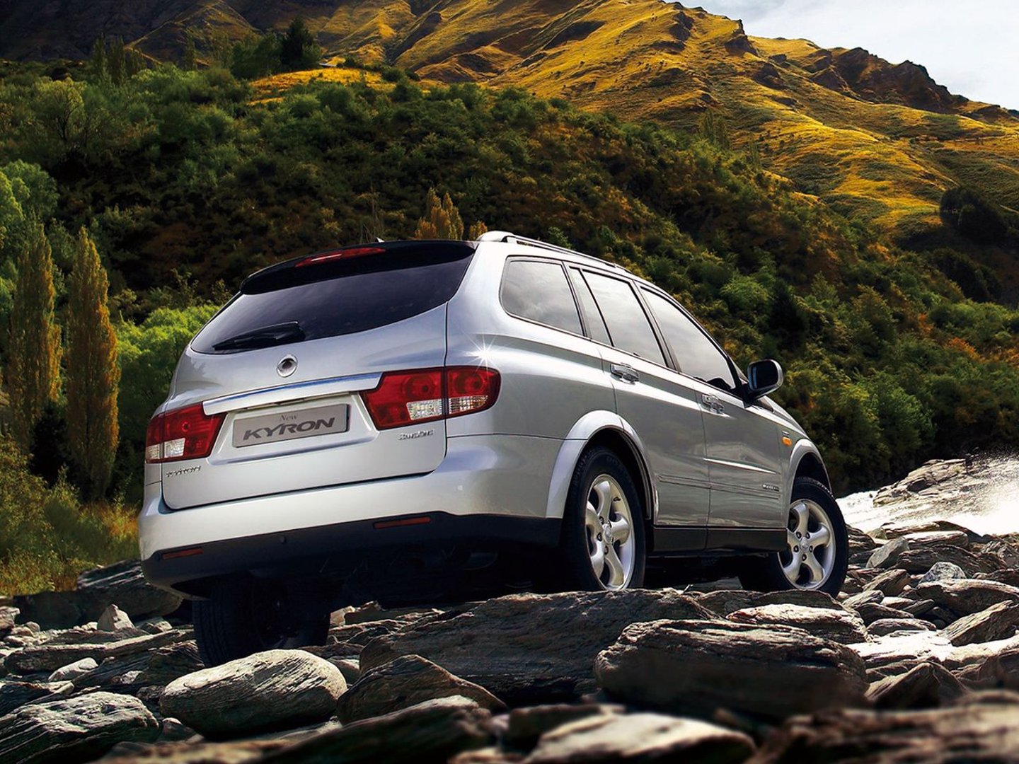 ssangyong_Kyron_1_generation_restyling__SUV_5-doors__12.jpg