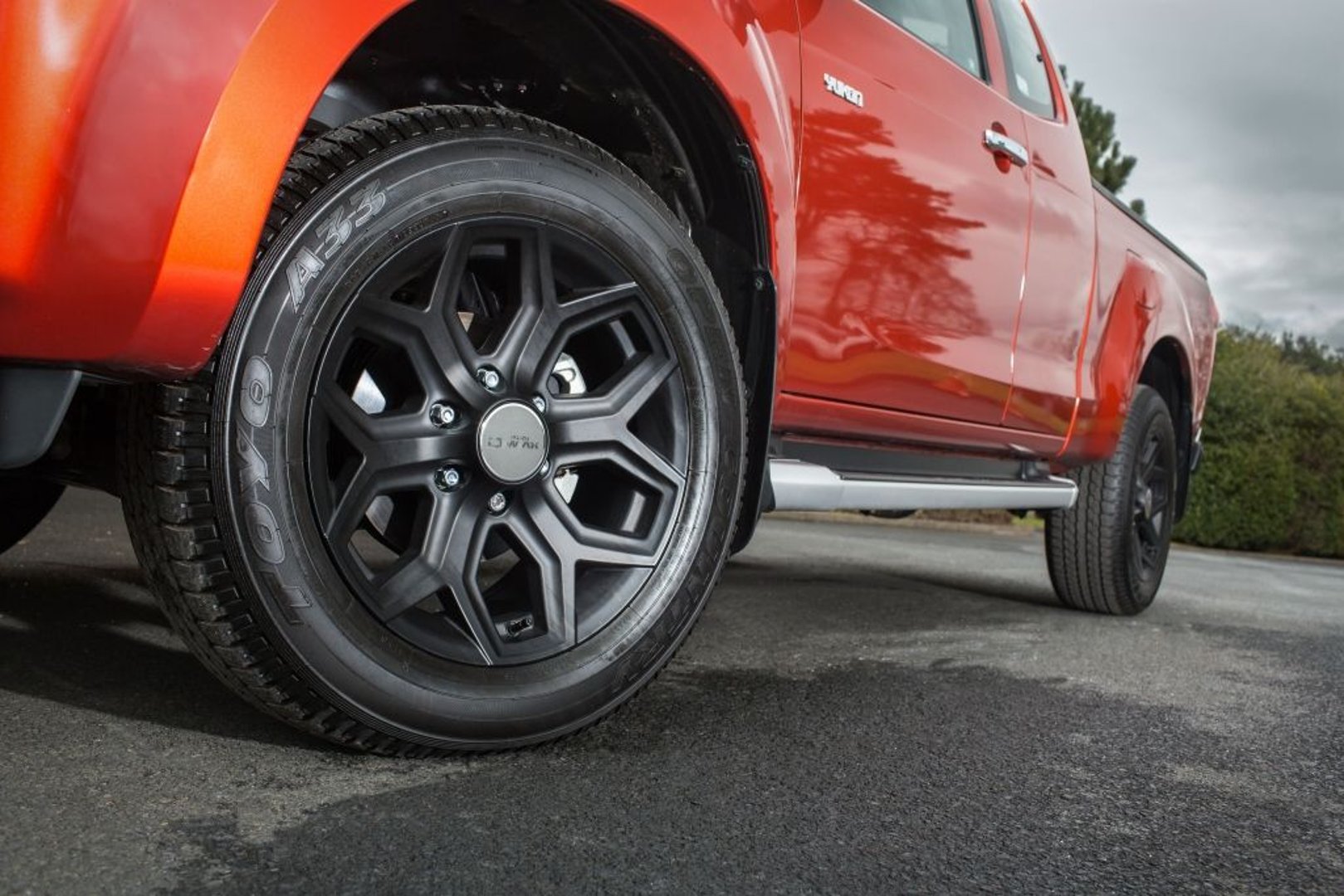 isuzu_D-Max_2_generation_restyling__Pickup_1.5-cab__8.jpg