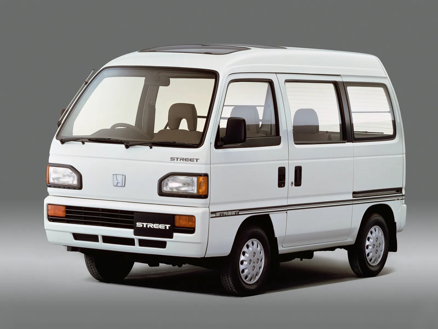 Honda_Street_2_generation__Microvan__1.jpg