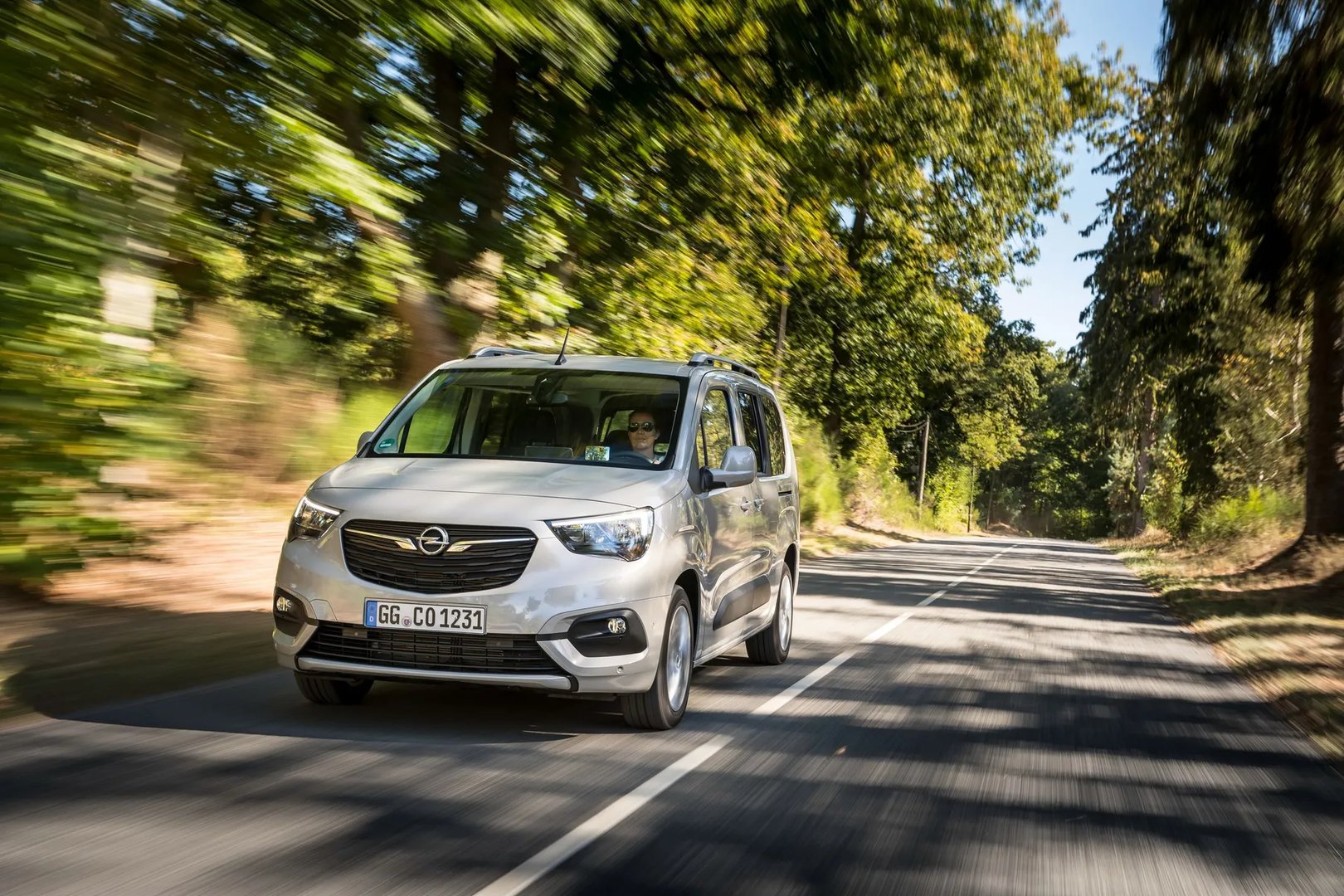 Opel_Combo_5_generation__Compact_Van_Long__12.jpg
